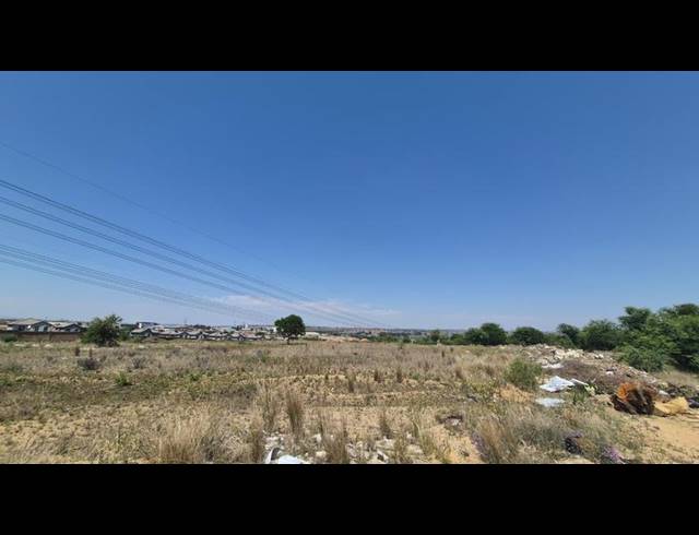 LAND FOR SALE IN THE REEDS
